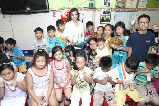 Mang niềm vui tới cho những em nhỏ có hoàn cảnh khó khăn ảnh 5